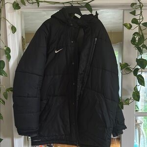 Nike Black Puffer Jacket Insulated Cold Weather Essential